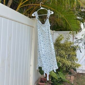 SMALL White/Blue flowy flower dress